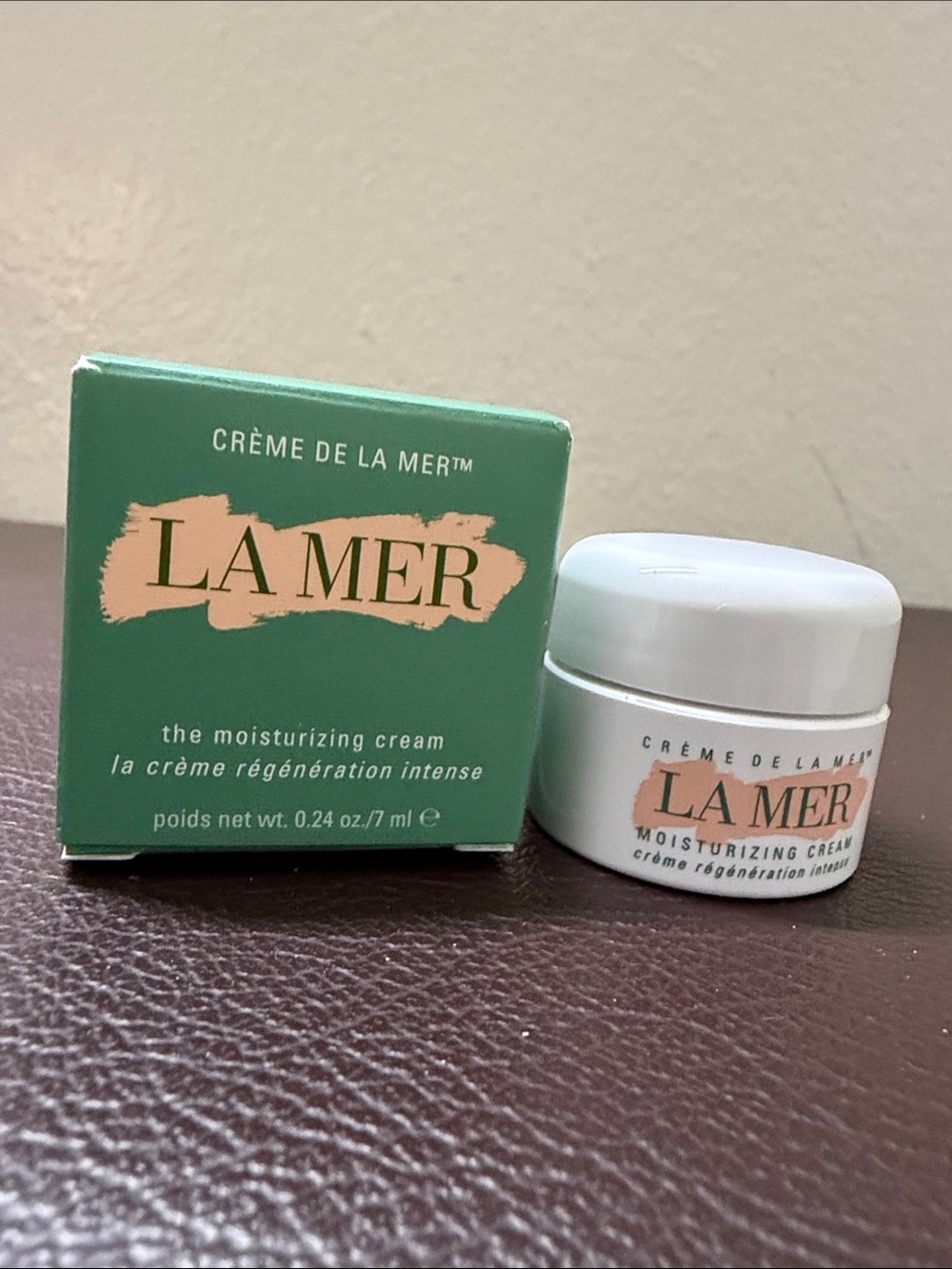 La Mer Moisturizing Cream in White & Green Packaging